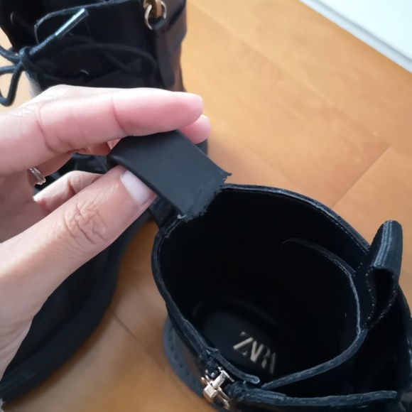 *SOLD* Leather track ankle boots Zara - Picture 7 of 11